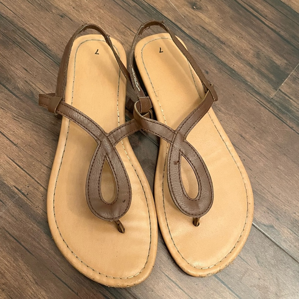 BROWN SANDALS